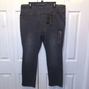 Lee Women’s Gray Sculpting Slim Fit Slim Leg Pull-On Jeans Size 18S- Irregular